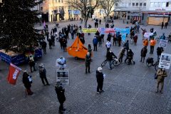 Aachener Marktplatz im Zeichen der Aktion "Abrüsten statt Aufrüsten"