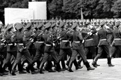 Am 25. Juni 1994 verabschiedete sich die Rote Armee vor dem sowjetischen Ehrenmal in Treptow.