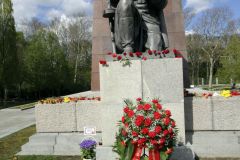 Gedenken an den Tag der Befreiung am 8. Mai 1945 am sowjetischen Ehrenmal in Berlin, Treptower Park