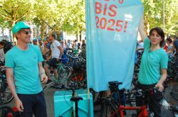 Aktivisten der Volksinitiative Aufbruch Fahrrad