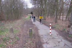 Radweg am Militärring, zw. Brühler Str. und Eifeltor: 1,60 Meter für beide Richtungen