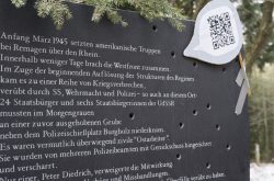 gedenkstein im burgholz - zur erinnerung an das massaker der gestapo