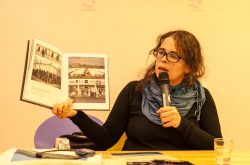 «NO DIRECTION HOME» - Refugees auf der Balkanroute: Das Fotobuch aus Griechenland auf Speakers Tour mit einem Fotojournalisten und einer Aktivistin