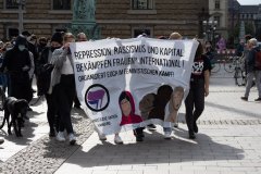 Transparent: Repression, Rassismus und Kapital bekämpfen Frauen* international